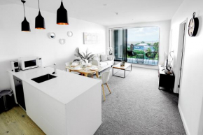 CHELSEABAY Modern Apartments, Auckland